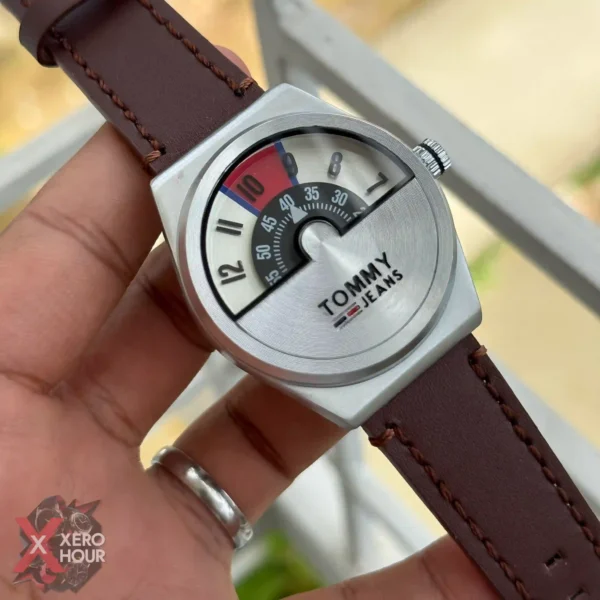 Tommy Jeans | Classic Style dial | Brown belt watch phase
